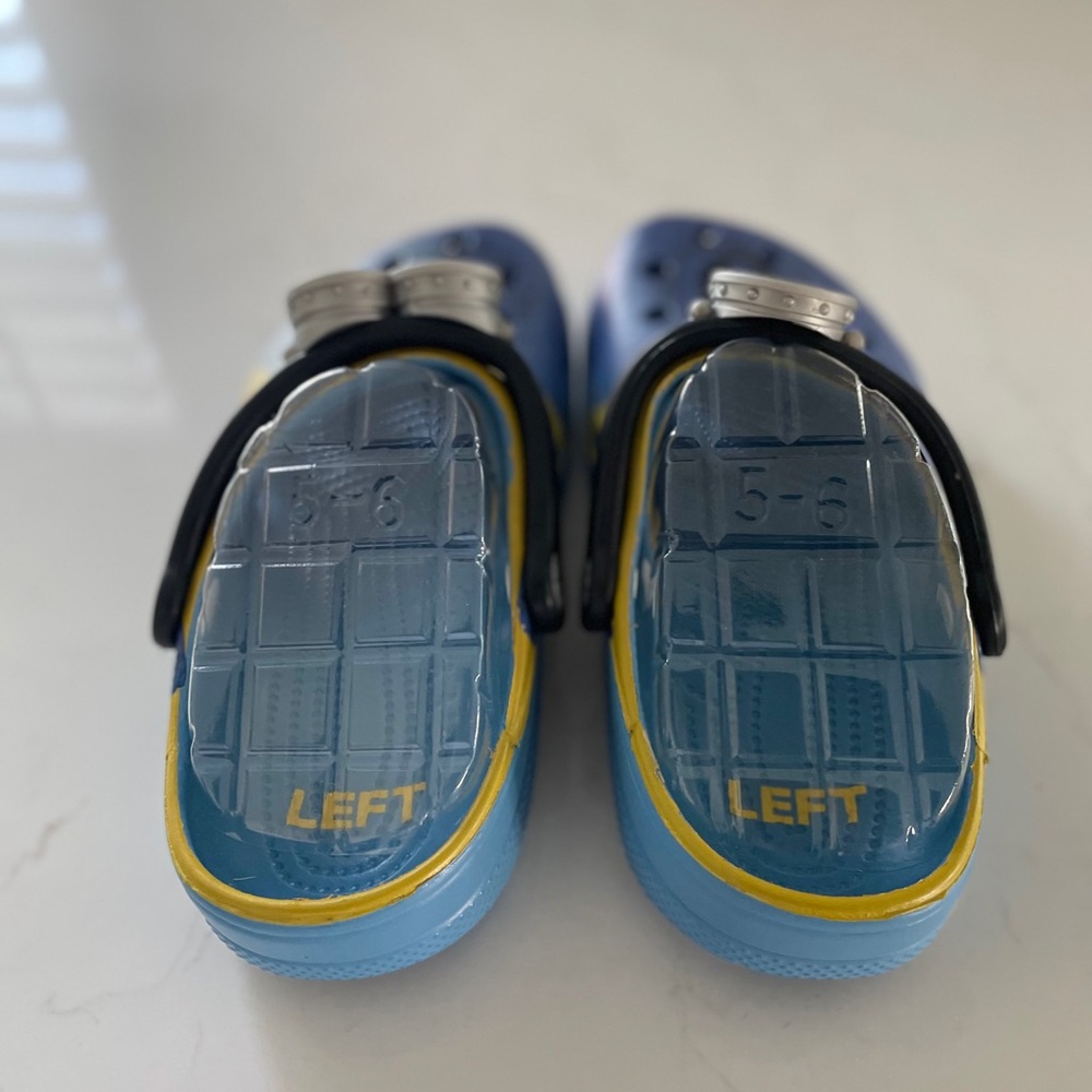Minion Crocs- Adult - Picture 4 of 5